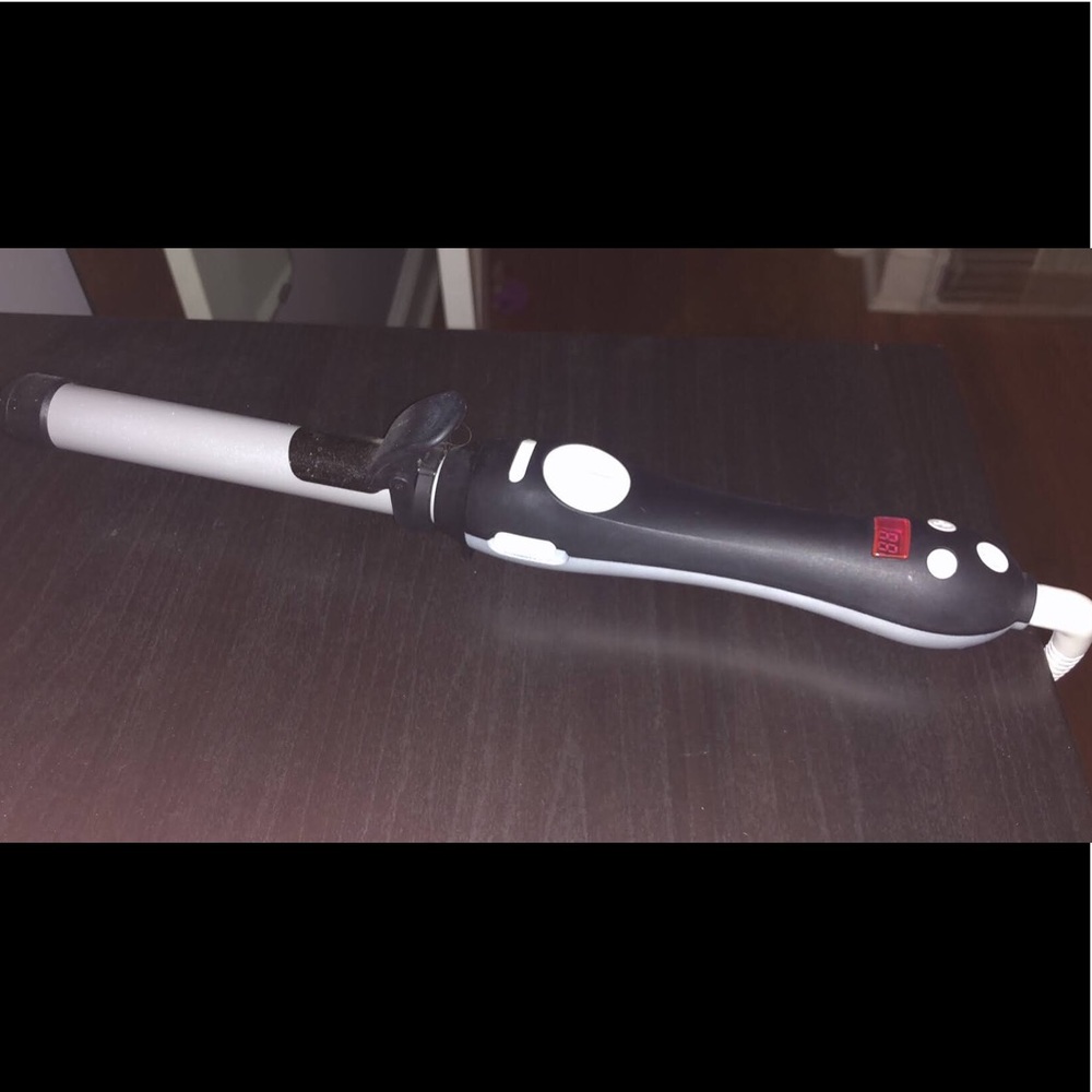 SOLD✅ Beachwaver SI LIKE NEW